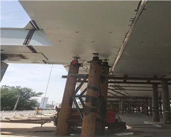 海拉爾高架橋，頂橋施工中